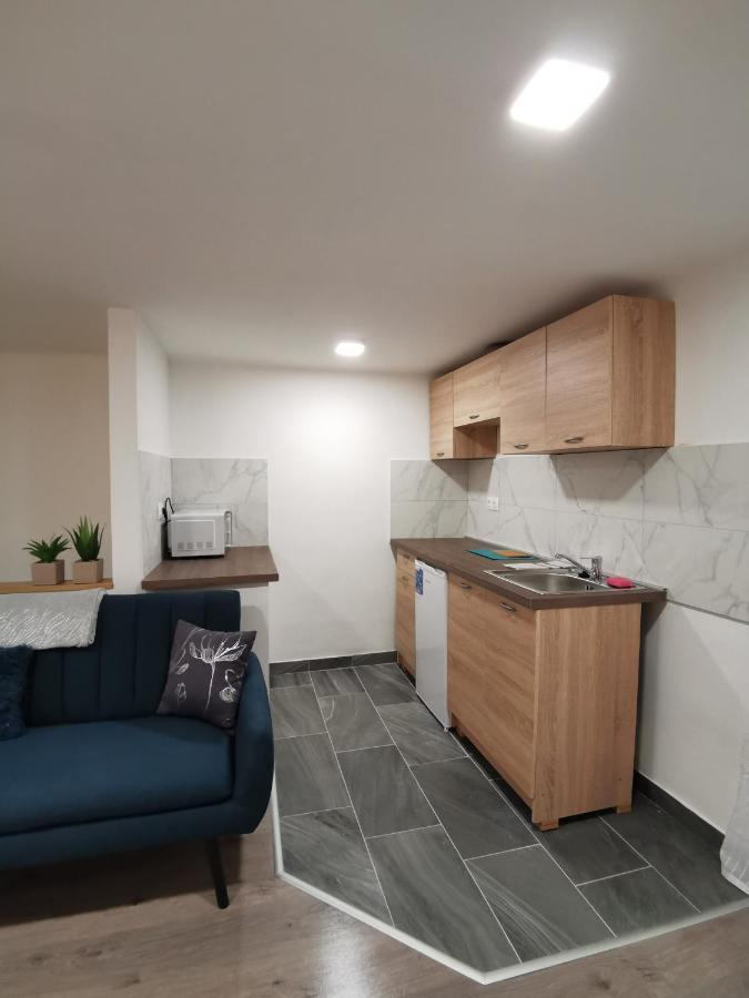 בודפשט Smile Miko Apartment By Castle מראה חיצוני תמונה