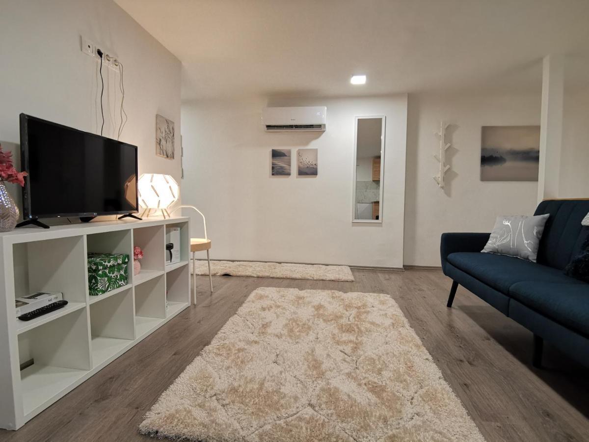 בודפשט Smile Miko Apartment By Castle מראה חיצוני תמונה