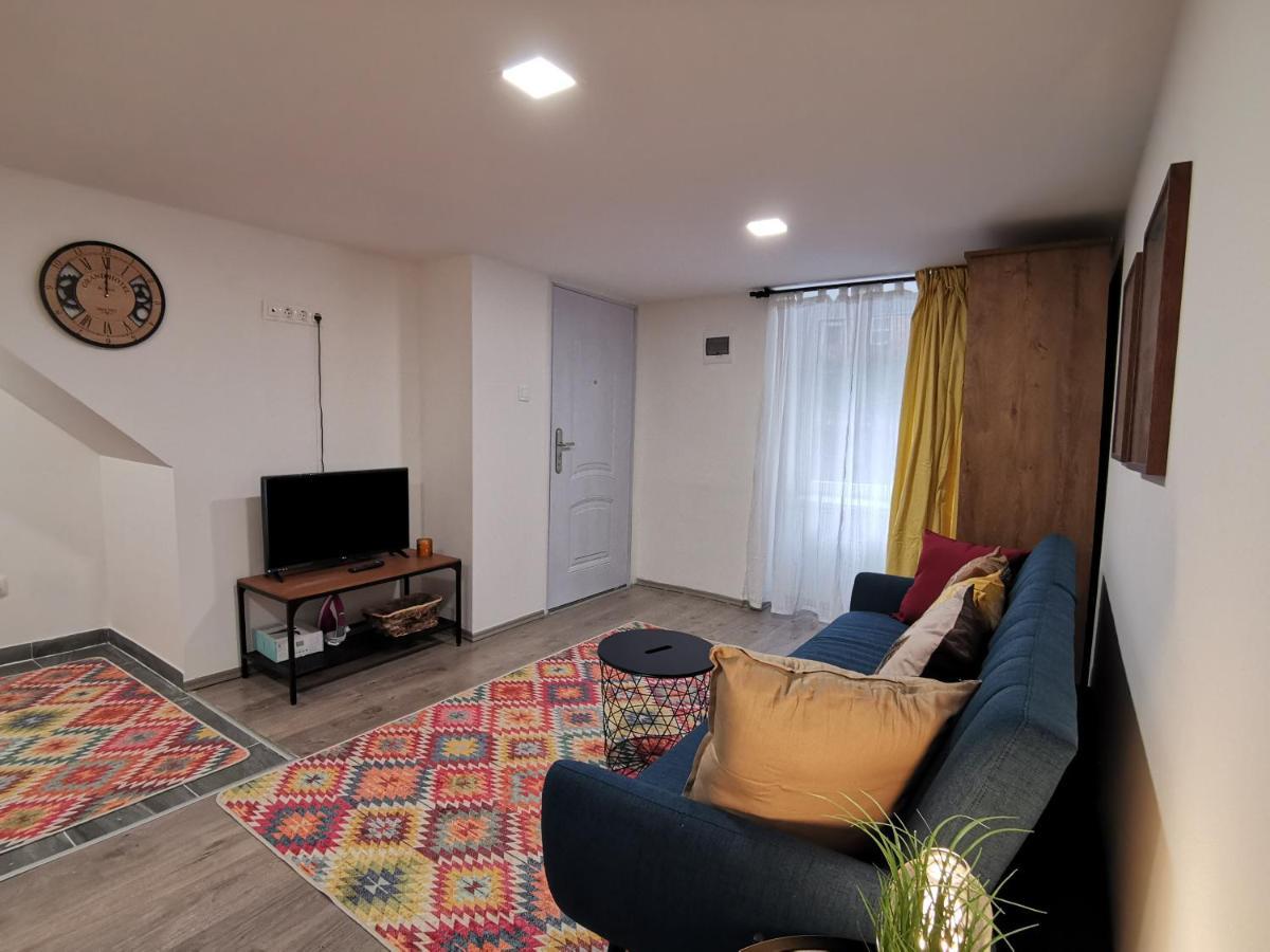 בודפשט Smile Miko Apartment By Castle מראה חיצוני תמונה